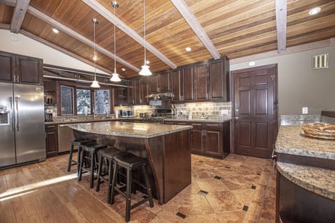 Highlands Lodge Kitchen - Highlands Lodge Kitchen