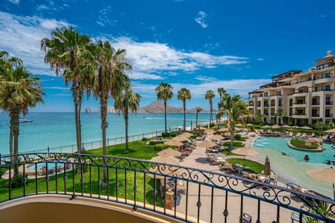 2. Etage direkt am Strand - Medano Beach Villa mit Blick auf Lands End und die Bucht von Los Cabos! apartment in Cabo San Lucas