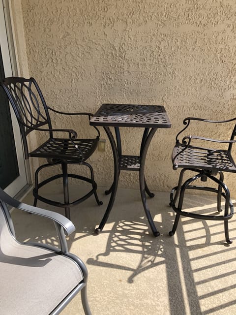 Patio with high top & 2 chairs