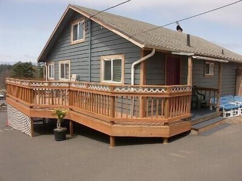 Townhome includes the Deck, top 2 floors, a Private 67'x100' parking compound.