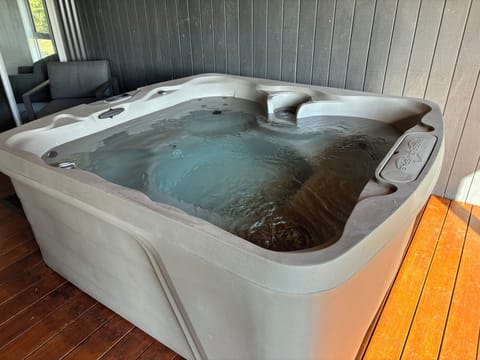 Indoor spa tub