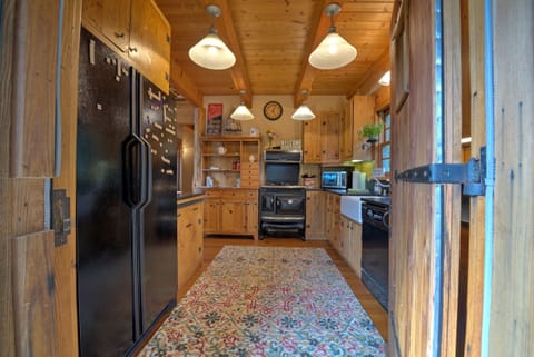 Come on in to Starry Night