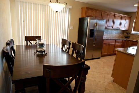 Dining Table With Built in Automatic Center Expansion For Seating Up To 10.