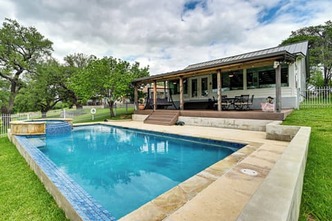 Kingsland Vacation Rental | 3BR | 2.5BA | 2,200 Sq Ft | Step-Free Entry