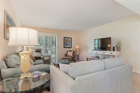 Courtside 34 - 2 bed - 2 bath - Ground Floor - Close to the Beach Villa in South Forest Beach