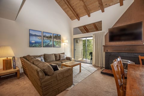 Carnelian Woods 128 Living Area TV - Carnelian Woods 128 Living Area TV