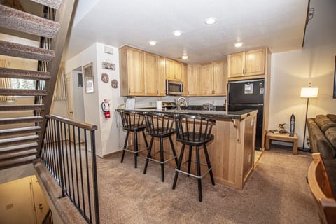 Carnelian Woods 128 Kitchen Barstools - Carnelian Woods 128 Kitchen Barstools