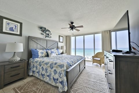 Beautiful gulf front master bedroom!