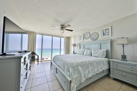 2nd gulf front master bedroom!