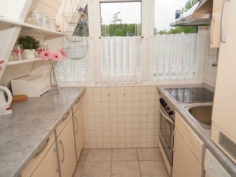 Fridge, oven, dishwasher, highchair