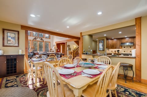 Dining Room looking into Living Room. Console bar left side of picture.