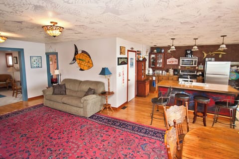 Classic Living & Dining