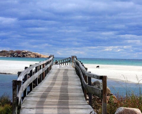 Beach nearby, sun loungers, beach towels