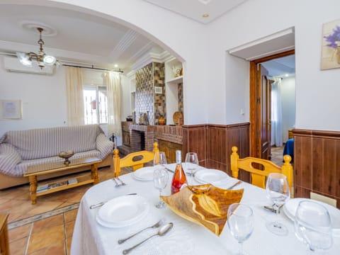 Enjoy the dining room of this Finca in Coín