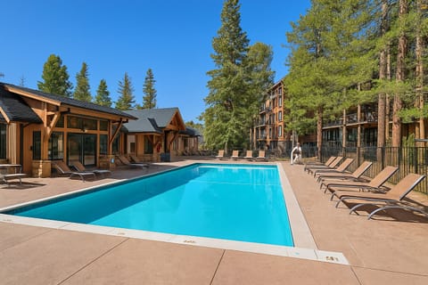 This unit has access to the Columbine Pool complex