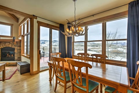 Dining Table | Dishware Provided