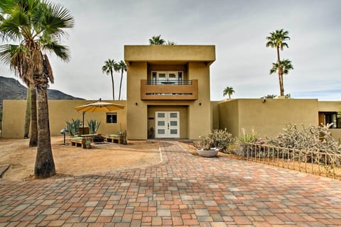 Experience the majesty of the southwest at this 1-bedroom, 1-bath casita.
