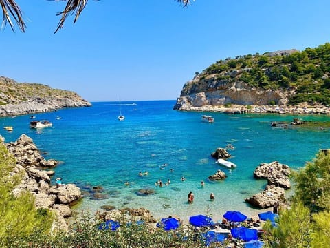 Beach nearby, sun loungers, beach towels