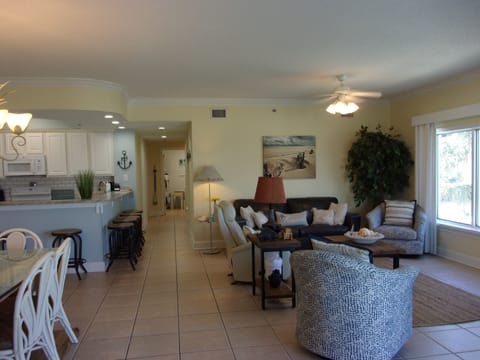 Enjoy conversations with your family or guests in the LR.