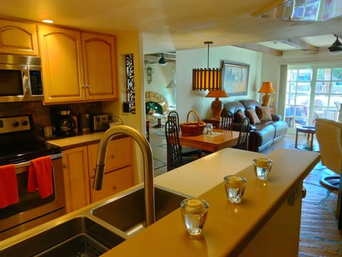 everything you need is here in this kitchen all appliances/washer/dryer utensils