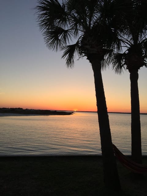 Beach nearby, sun loungers, beach towels