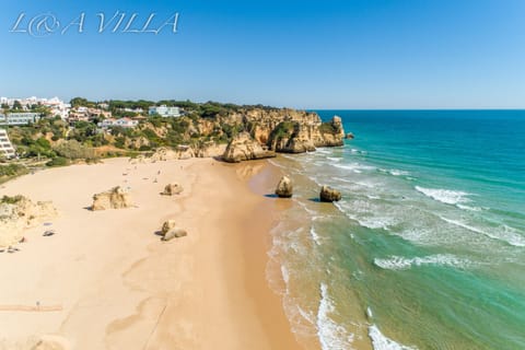 Beach nearby, sun loungers, beach towels