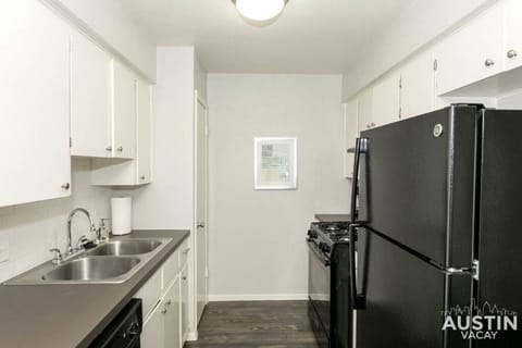 Kitchen with all the essentials plus dishwasher
