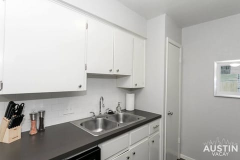 Kitchen with all the essentials plus dishwasher