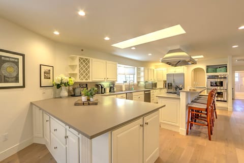 Newly remodeled gourmet kitchen