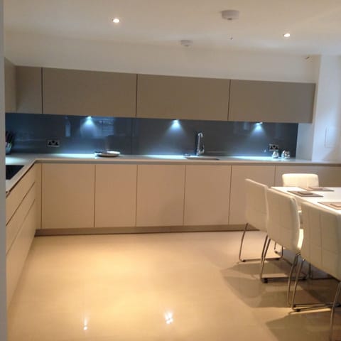 Large kitchen area, with built in appliances.