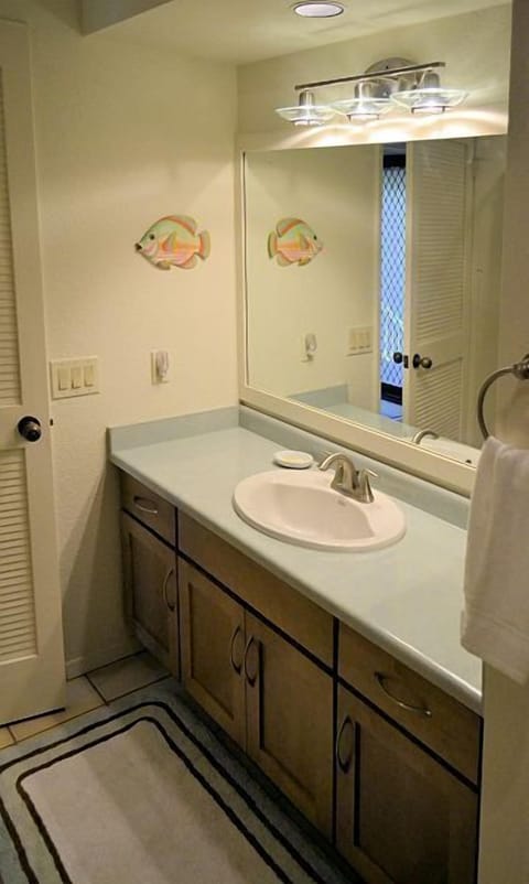 Combined shower/tub, hair dryer, towels, soap