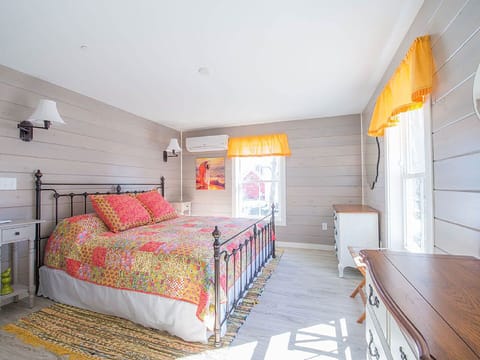 11 bedrooms, iron/ironing board, travel crib, free WiFi