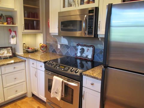 Keurig & drip coffee makers - full size appliances