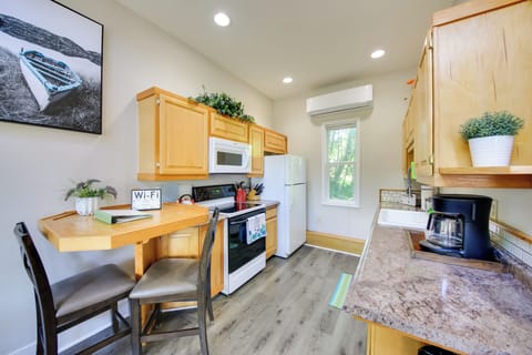 Kitchen | Cooking Basics | Drip Coffee Maker | High-Top Dining | 1st Floor