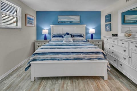 Spacious master bedroom- king bed