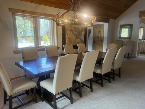 Dining area - seats 12 (seating for 4 in kitchen)