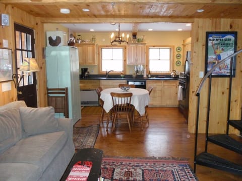"The cabin is super cozy and the owners have thought of everything!" Jenny F
