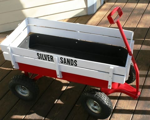 Use of Silver Sands wagon great for getting to beach and pool - The kids will love playing in the "Silver Sands" wagon.  The wagon is also great for packing everything up for a great trip to the beach!