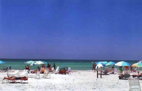 Beach nearby, sun loungers, beach towels