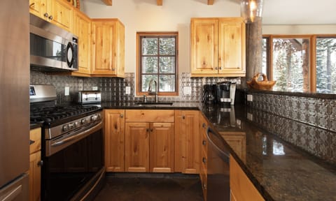 MMH 44 Cowboy Heaven, Kitchen, 3