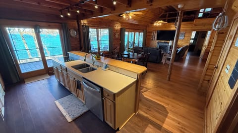 Kitchen/Dinning/Dinning (Main/ Ground level)