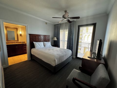 2nd Bedroom (Queen size bed)