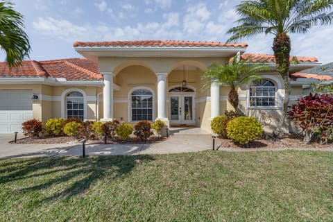 Port Charlotte Vacation Rental | 4BR | 3BA | 2,625 Sq Ft | Step-Free Access