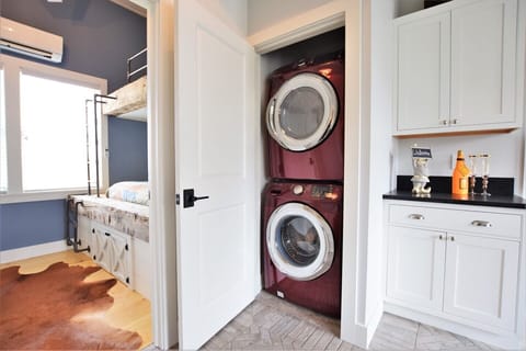 Large capacity washer and dryer 