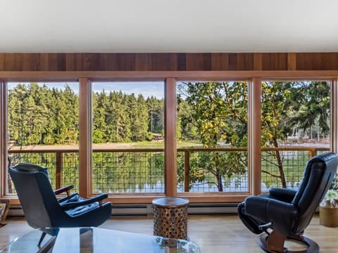 Captain's chairs to soak in the view