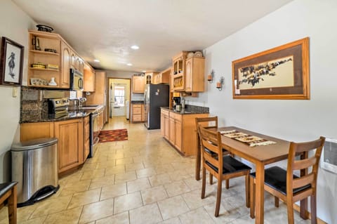 Dining Area | Dishware & Flatware Provided