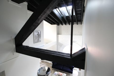 Second level - Master bedroom - Overlooking living area