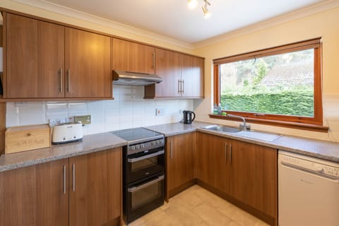 Kitchen with dishwasher