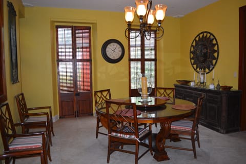 Large Dining Room  - seating for 8