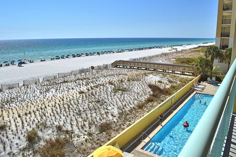 Gorgeous Gulf view from the balcony. You can also view the pool and hot tub. 